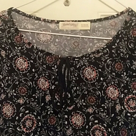 Top - Picture 3 of 4